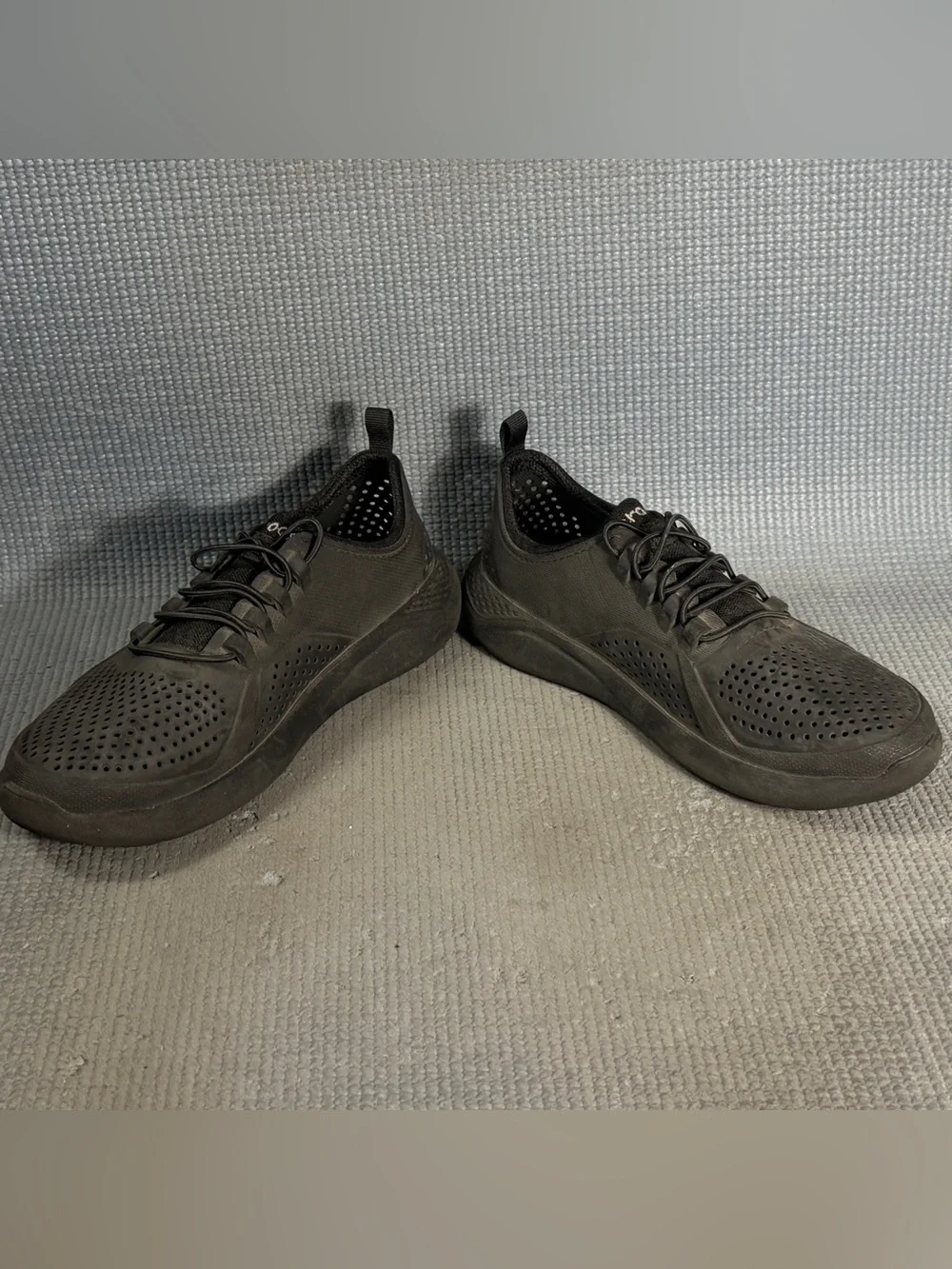 Crocs LiteRide Pacer Black Comfort Slip On Shoes Big Kid‎ Size 5Y
